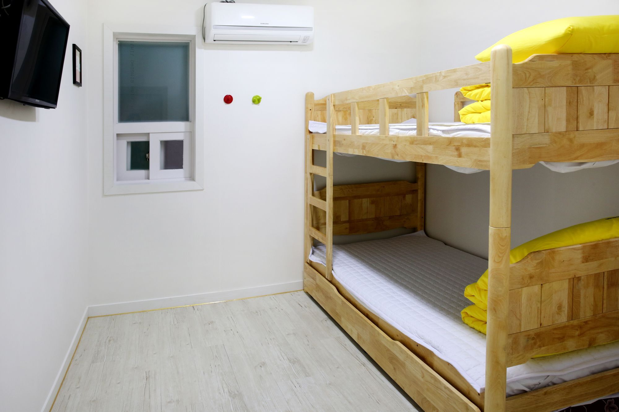 24 Guesthouse Yeosu Exterior photo